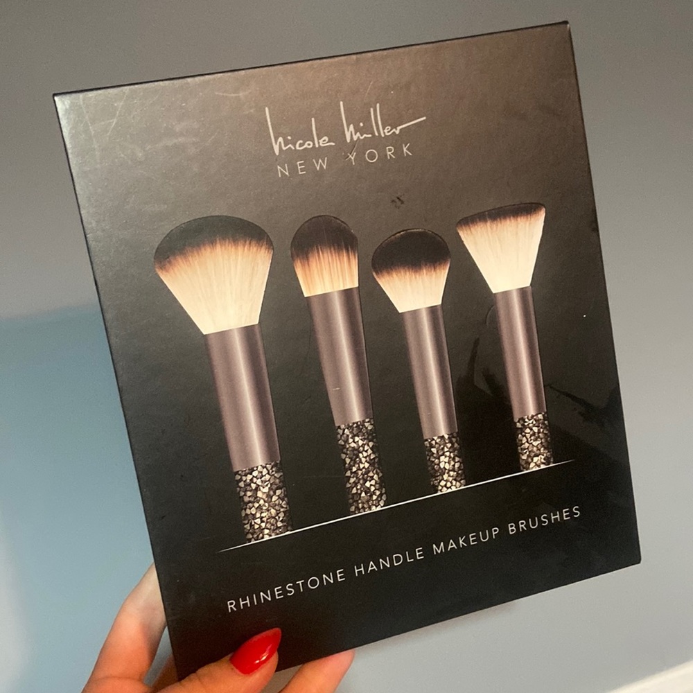 Nicole Miller Makeup Brushes